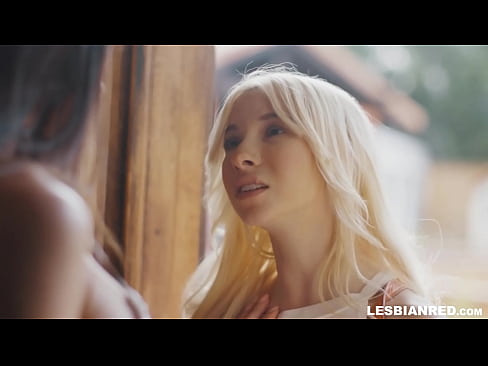 ❤️ Tjejen kommer hem några månader senare och slutar med att äta sin styvmors fitta. Sluts at us ❌️❤